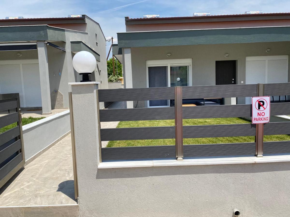 Lili Houses In Nikiti 350M From The Beach Buitenkant foto